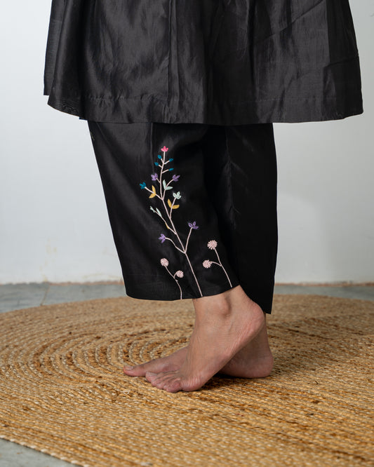 BLACK LUXE EMBROIDERED ANARKALI ENSEMBLE