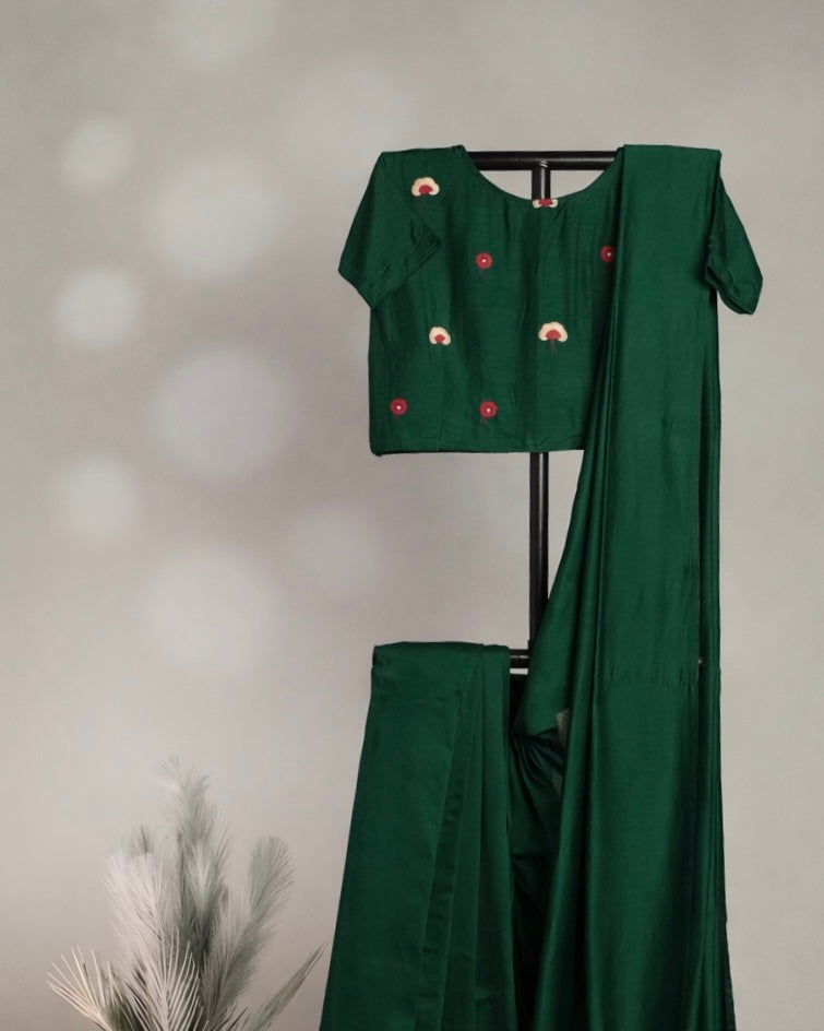 EMERALD GREEN FLORAL EMBROIDERED SAREE SET