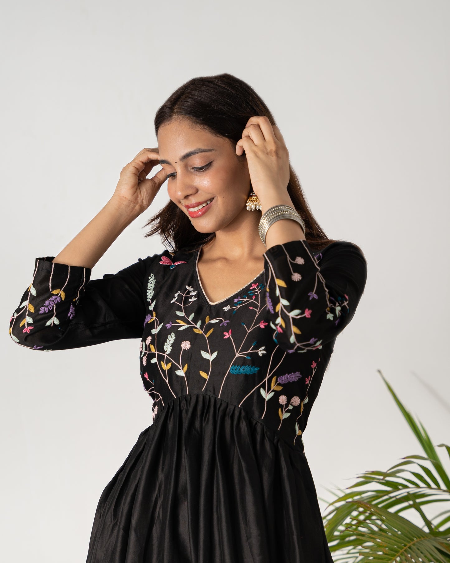 BLACK LUXE EMBROIDERED ANARKALI ENSEMBLE