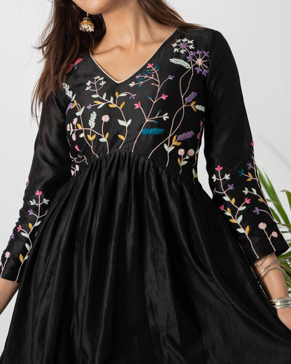 BLACK LUXE EMBROIDERED ANARKALI ENSEMBLE
