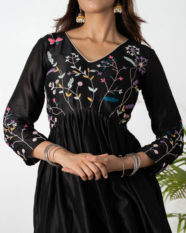 BLACK LUXE EMBROIDERED ANARKALI ENSEMBLE